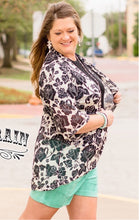 Load image into Gallery viewer, IVY GRACE KIMONO