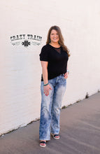 Load image into Gallery viewer, LIGHT WASH JEANS
